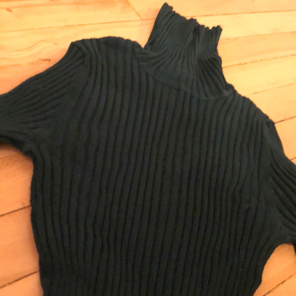 Deep green turtle neck